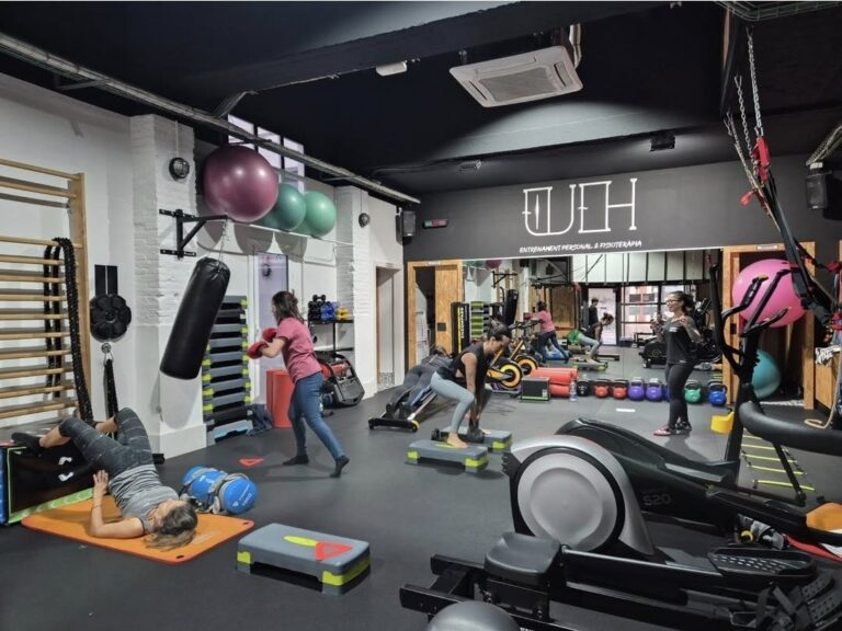 CIRCUIT TRAINING
